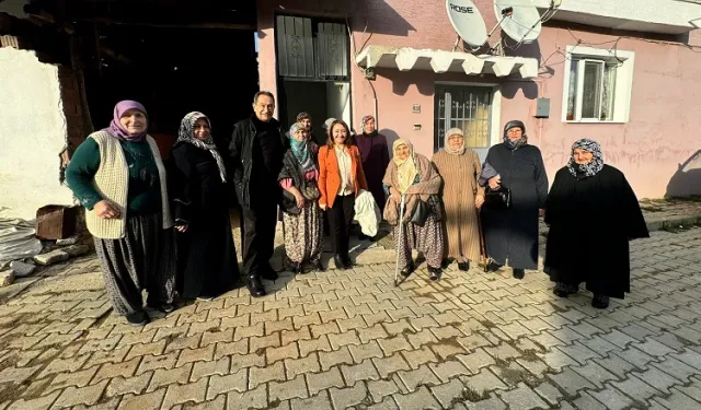 Dr. Feridun Kunak Pazaryeri’nde kapı kapı şifa dağıttı