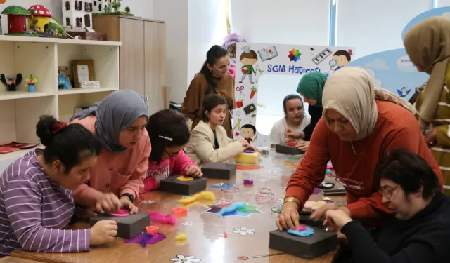 Engelsiz yüreklere yeşil-siyah ve eğlence dolu bir ev sahipliği