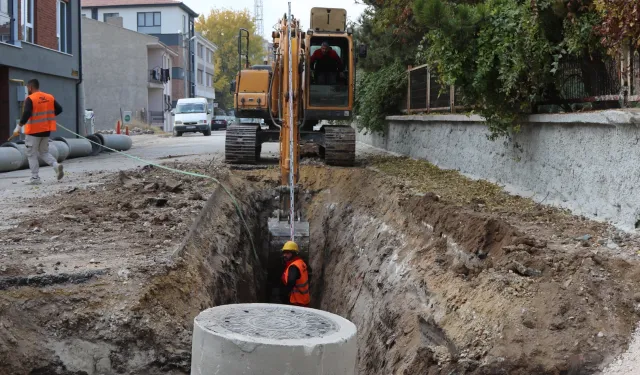 Eskişehir'de taşkınlara karşı altyapı çalışmaları sürüyor