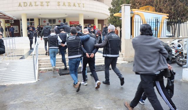 GÜNCELLEME - Şanlıurfa'da bir kuyumcu atölyesini yağmaladıkları iddiasıyla 11 şüpheli yakalandı