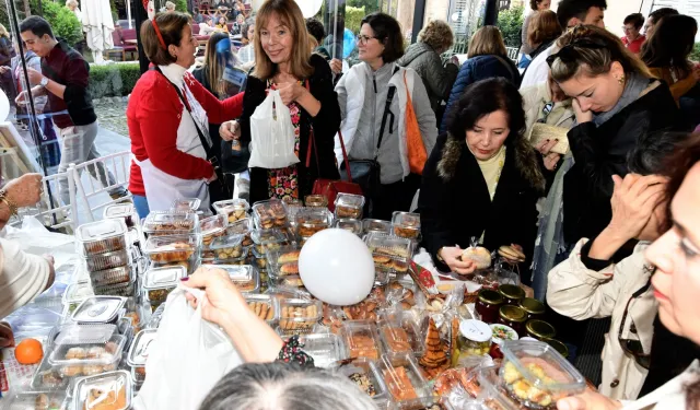 İzmir Bornova’da çağdaş yaşam için kermes