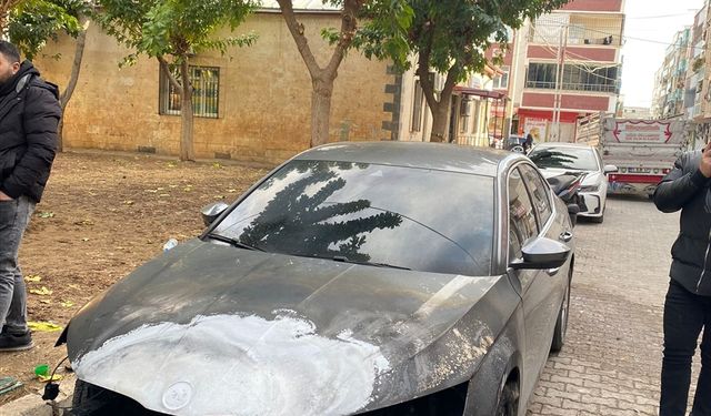 Şanlıurfa'da park halindeki araç kundaklandı