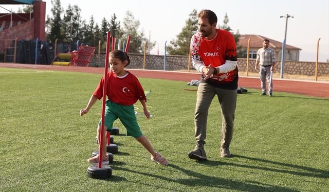 Üç ayda Türkiye şampiyonu olan görme engelli atlet, uluslararası başarılara odaklandı