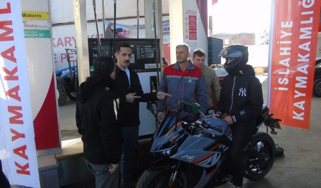 Gaziantep İslahiye'de kask takan motosiklet sürücülerine indirimli akaryakıt