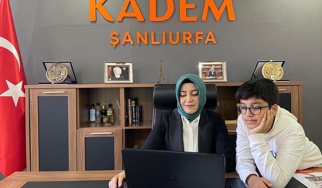 KADEM Şanlıurfa İl Temsilcisi Ayşe Çetinkaya, AA'nın "Yılın Kareleri" oylamasına katıldı