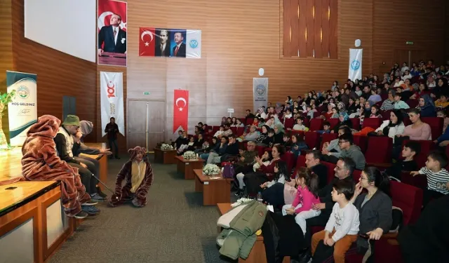 Kayseri Talas'ta çocuklar 'Maharetli Ayı'yla eğlendi