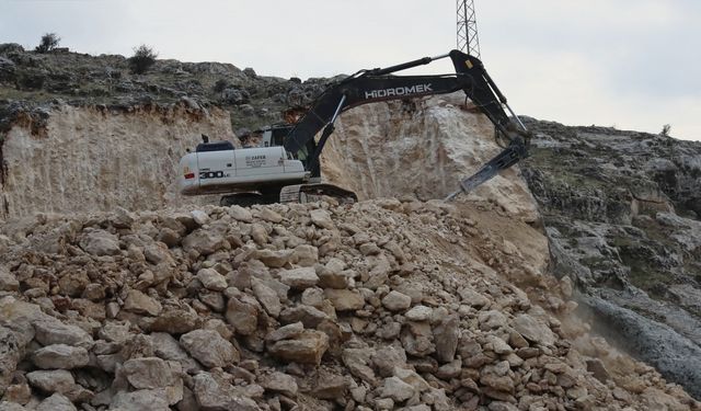 Mardin Büyükşehir Belediyesinden yol çalışması