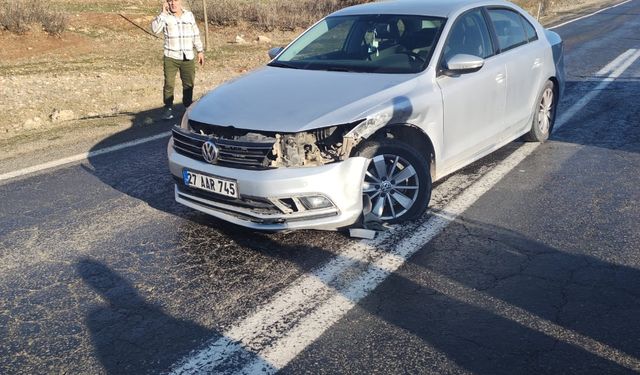 Mardin'de iki otomobilin çarpıştığı kazada 1 kişi yaralandı