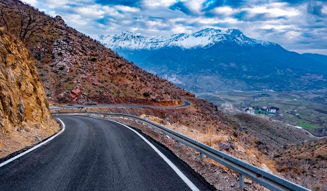 Sason'da Tehlikeli Yol Güvenli Hale Getirildi