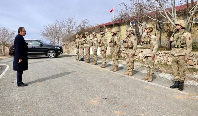 Siirt Valisi Kızılkaya, İğneli Jandarma Karakol Komutanlığını ziyaret etti