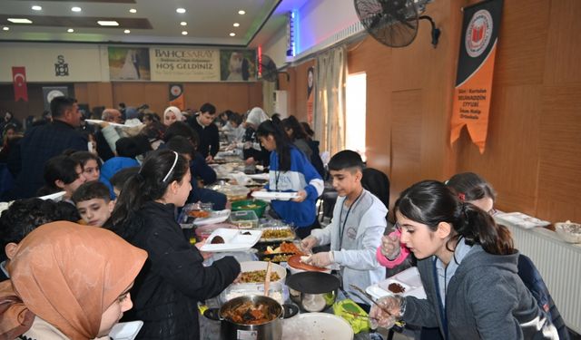 Siirt'te ihtiyaç sahibi ve kimsesiz çocuklar yararına kermes düzenlendi