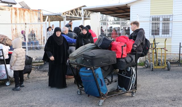 Türkiye'deki Suriyelilerin Kilis'ten ülkelerine dönüşü sürüyor