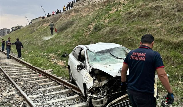 Batman'da Korkunç Kaza: Köprüden Düşen Otomobilde 3 Yaralı