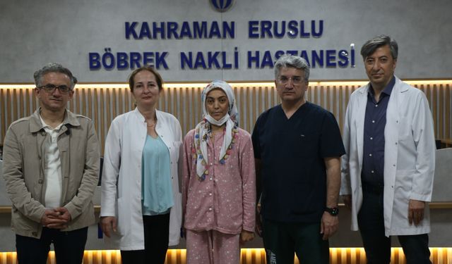 Vücudundaki 5 böbrekle yaşamını sürdürüyor
