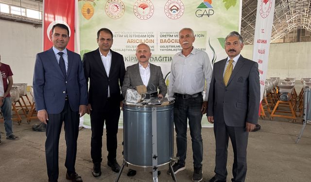Adıyaman'da çiftçilere bal süzme ve üzüm sıkma makinesi dağıtıldı