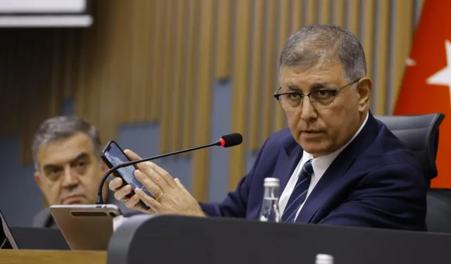 Başkan Tugay: Yetkiyi merkeze toplamak tarihi hata!