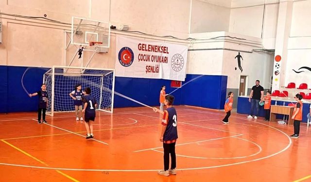 Kilis'te "Geleneksel Çocuk Oyunları Şenliği" düzenlendi