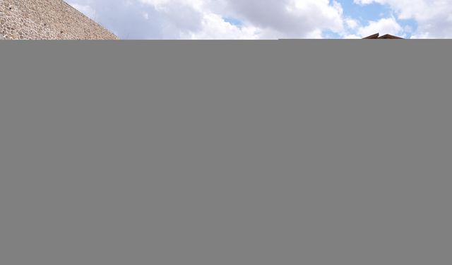Mardin'de bir kısmı çöken yolda çalışma başlatıldı