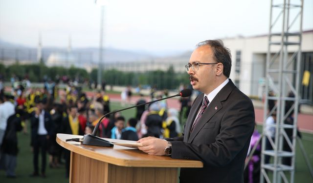 Siirt Üniversitesinde mezuniyet töreni düzenlendi