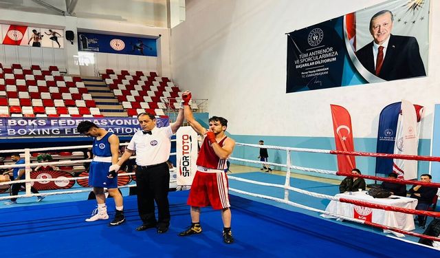 Boksörümüz M. Ali Ortaç Şampiyonluk İçin Ter Döküyor