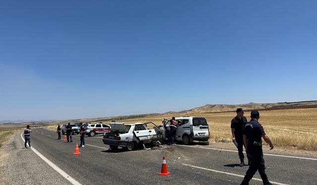 Adıyaman'daki trafik kazasında 4 kişi öldü, 1 kişi yaralandı