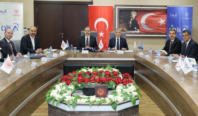 Vali Canalp DİKA Toplantısına Katıldı