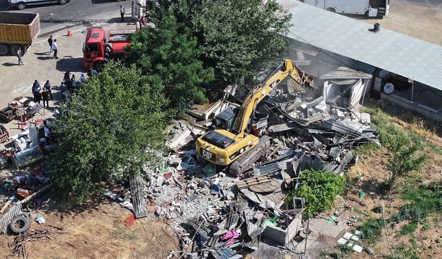 Batman Belediyesi'nden Kaçak Yapıya Geçit Yok: 2025'te 21 Yıkım
