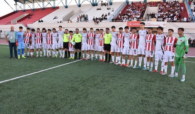 Beşiktaş ve Şırnak Petrol Spor'un U16 takımları dostluk maçına çıktı