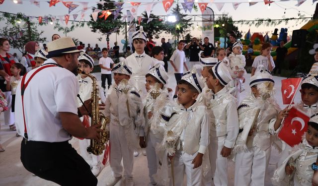 Diyarbakır ve Mardin'de 67 çocuk için toplu sünnet şöleni yapıldı