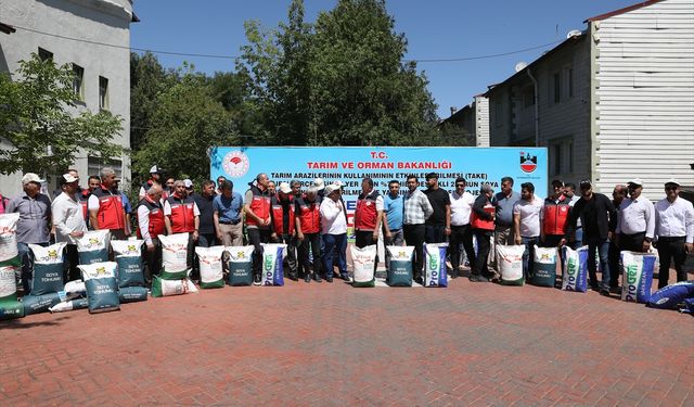 Diyarbakır'da çiftçilere 141,5 ton soya tohumu dağıtıldı