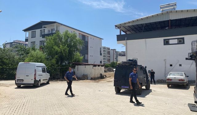Diyarbakır'da oğlunun çekiçli saldırısına uğrayan baba ağır yaralandı