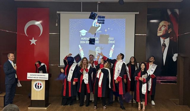 GAÜN Nurdağı MYO'da mezuniyet töreni