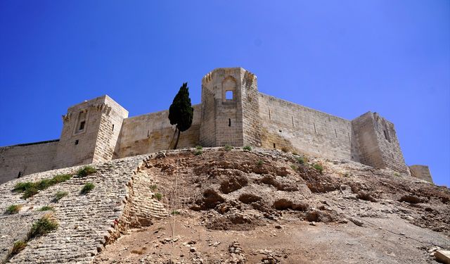 Gaziantep Kalesi'nin ekimde ziyarete açılması planlanıyor