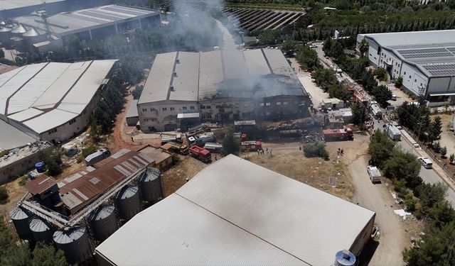 GÜNCELLEME - Adıyaman'da fabrikada çıkan yangın söndürüldü