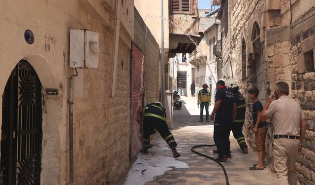 Kilis'te kullanılmayan depoda çıkan yangın söndürüldü