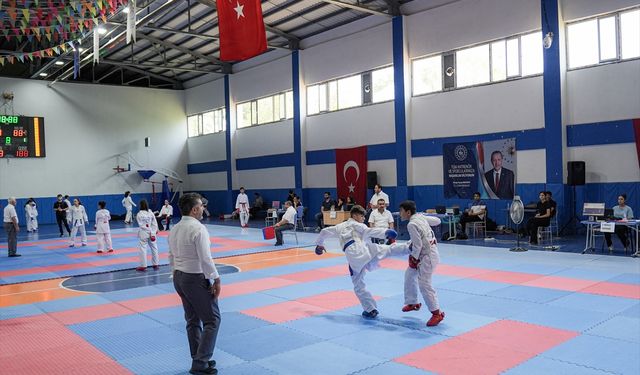 Önce karate sonra halay