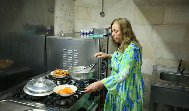 Pazarda mumbar satarken tanıştığı girişimci kadınlarla restoran açtı