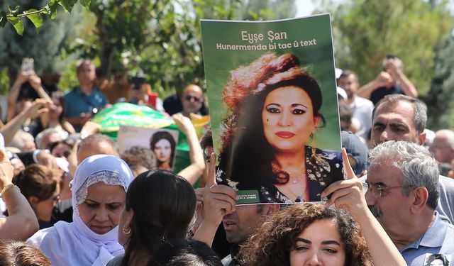 Sanatçı Ayşe Şan'ın mezarı 29 yıl sonra memleketi Diyarbakır'a taşındı