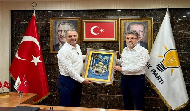 Bakan Yumaklı'dan AK Parti Batman İl Başkanlığı'na Ziyaret