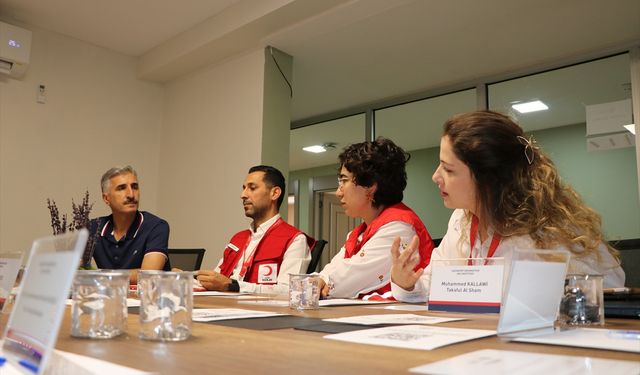 Suriye'ye dönmek isteyenlere 'mihmandarlık' yapıyorlar