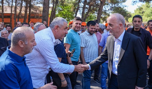 TÜRK-İŞ Genel Başkanı Atalay, Diyarbakır'da kamu işçisinin zam görüşmelerine ilişkin konuştu: