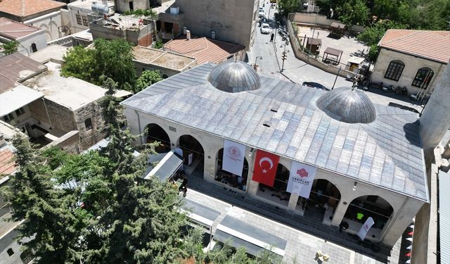 Depremde zarar gören 3 asırlık Kilis Çalık Camisi restorasyon sonrası ibadete açıldı