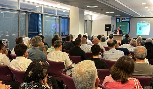 Dicle Üniversitesi Rektörü Prof. Dr. Eronat, Almanya'da düzenlenen konferansa katıldı