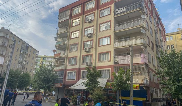 Diyarbakır'da Sallanan 7 Katlı Bina Tahliye Edildi