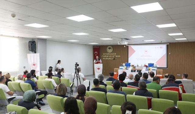 Diyarbakır'da veterinerlik ekipmanları dağıtıldı