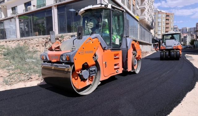 Mardin Büyükşehir Belediyesince Ravza Caddesi'nde yol çalışması başlatıldı