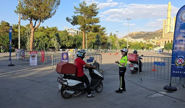 Mardin'de motosiklet sürücülerine güvenli sürüş eğitimi verildi