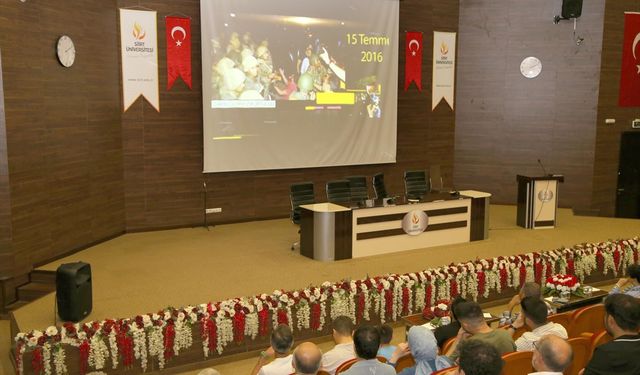Siirt Üniversitesinde 15 Temmuz Demokrasi ve Milli Birlik Günü dolayısıyla konferans düzenlendi