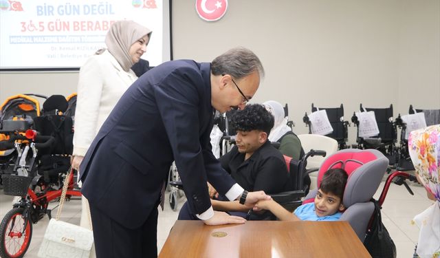 Siirt'te 27 özel bireye medikal destek aracı dağıtıldı