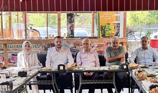 Siirt'te AK Parti Milletvekili Gül ve partililer basın mensuplarıyla bir araya geldi